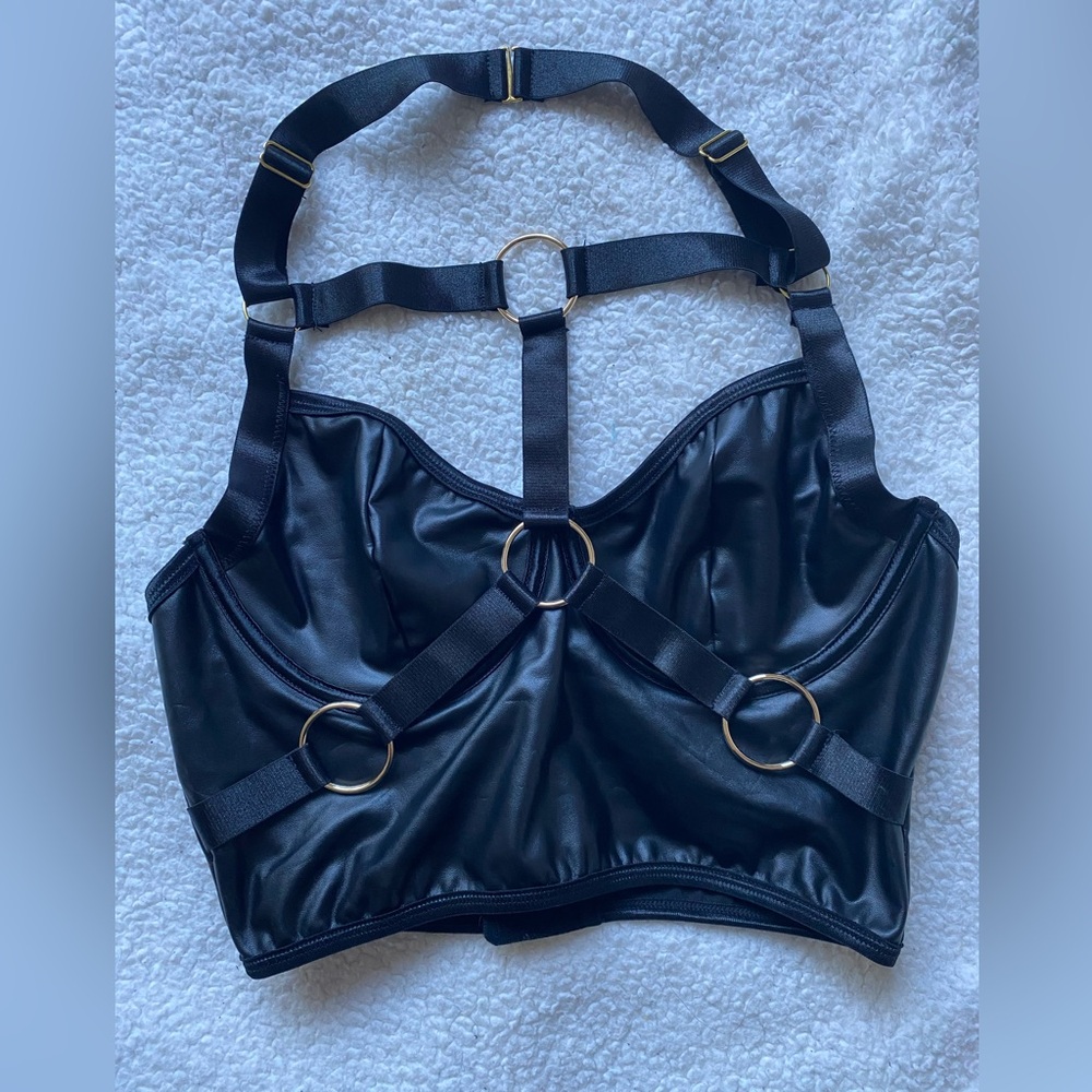 3-item crop top bundle - Picture 3 of 5
